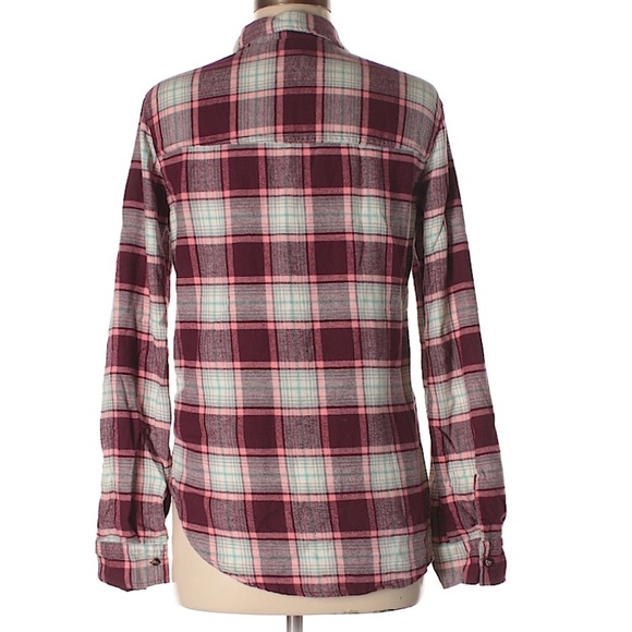 Like New- Hollister Button Down shirt - Picture 2 of 6